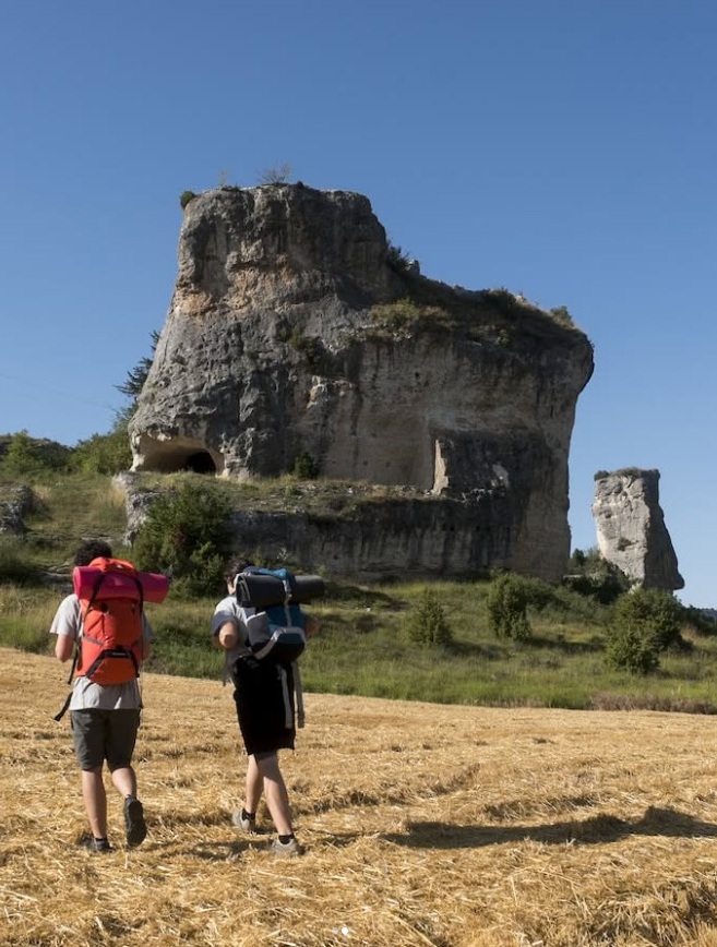 cuevas eremíticas excavadas en la piedra